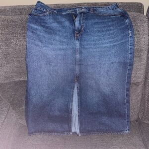NWOT Old Navy High-Rise Blue Denim Skirt